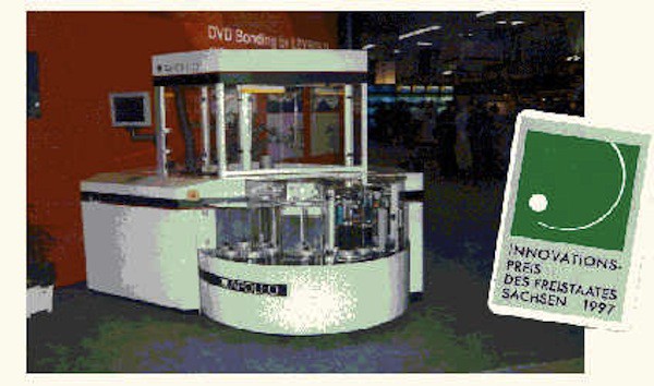 Mitwirkung bei der Entwicklung eines DVD-Bonders für die DVD-Produktion (Innovationspreis Sachen 1997, Xenon Automatisierungstechnik GmbH)